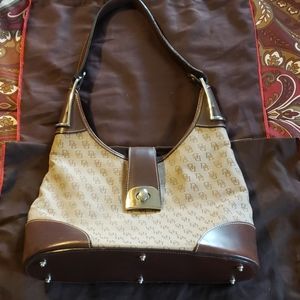 Dooney & bourke